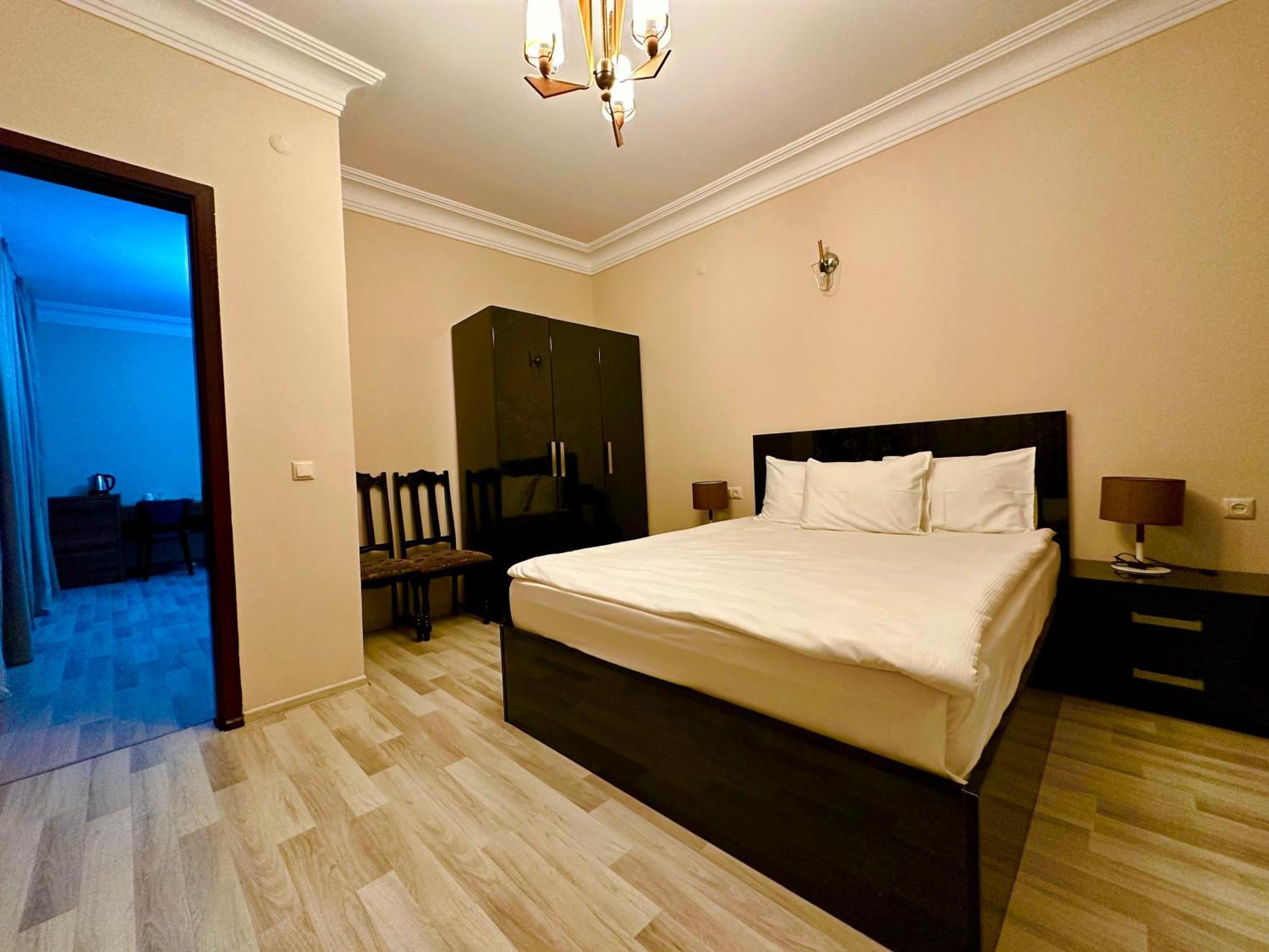 Hotel Tsereteli Batumi Exterior foto